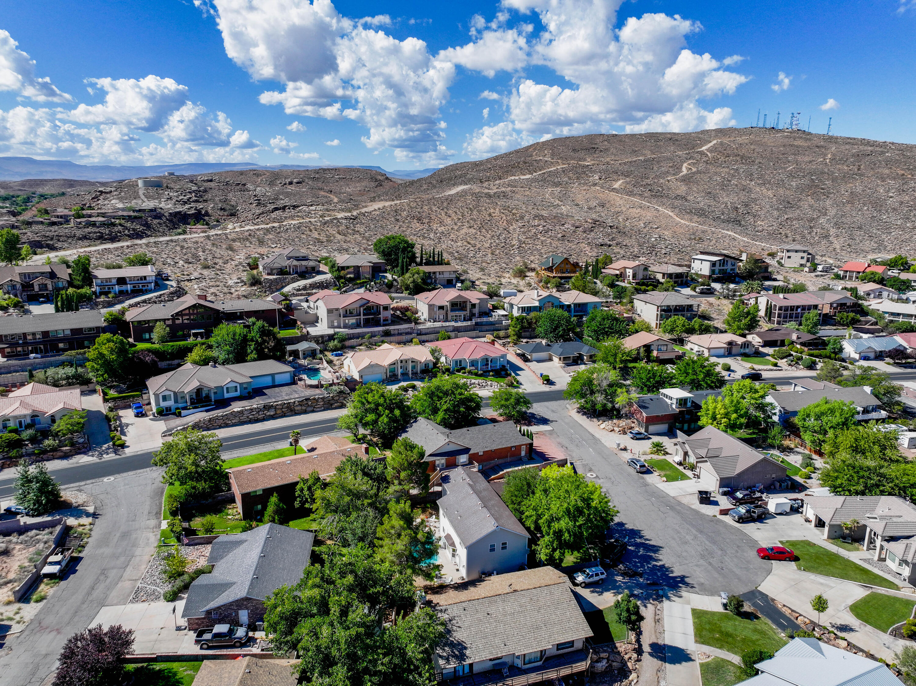 BLOOMINGTON HILLS - Residential