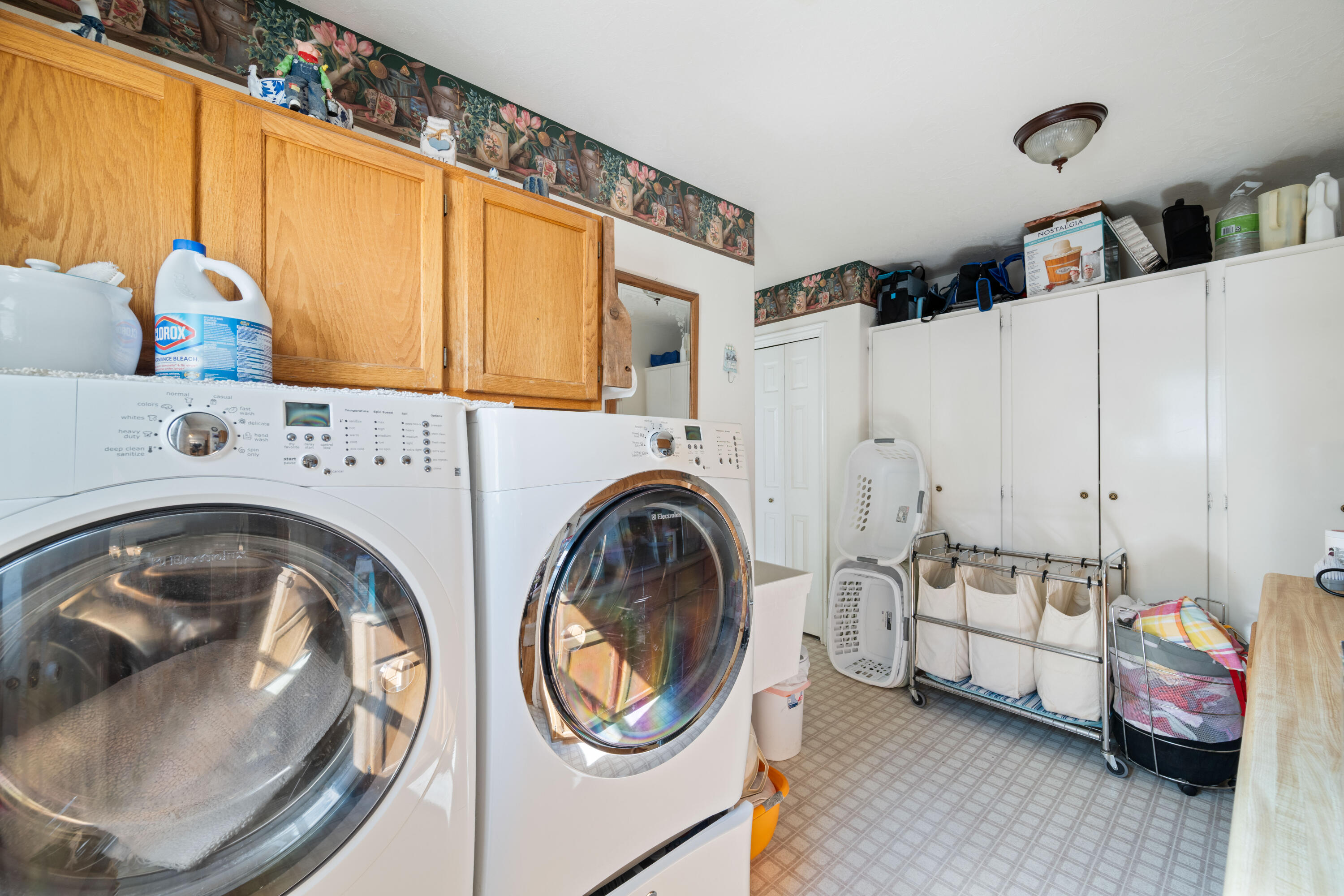 BLOOMINGTON HILLS - Residential