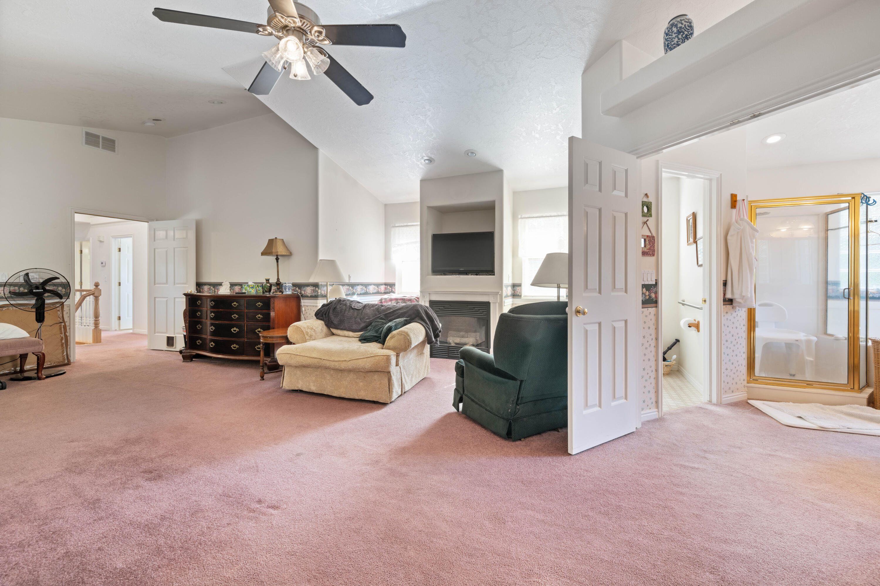 BLOOMINGTON HILLS - Residential