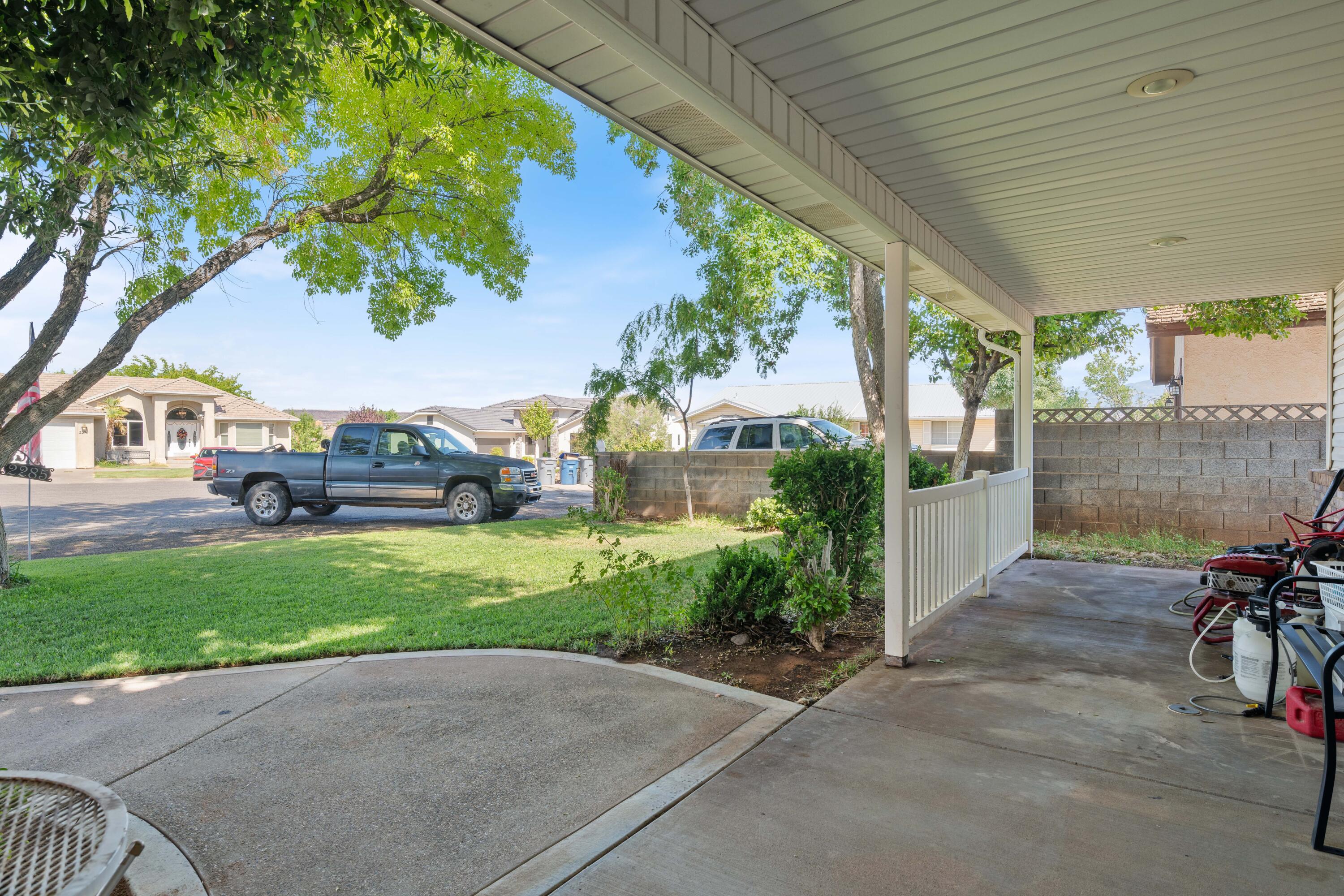 BLOOMINGTON HILLS - Residential