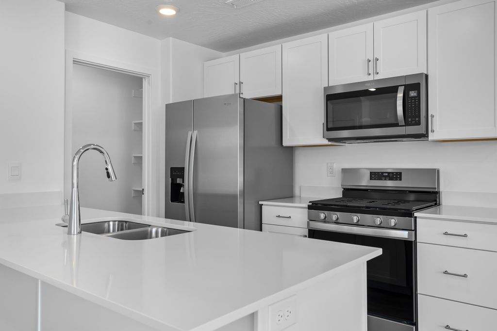 Photo of 2779 E Rushpink LN 2422 #2422, Washington, UT 84780 (MLS # 26-271719)