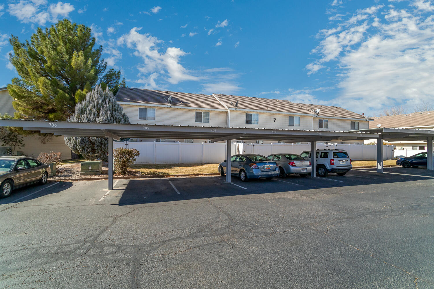 LEXINGTON HILLS TOWNHOMES - Residential