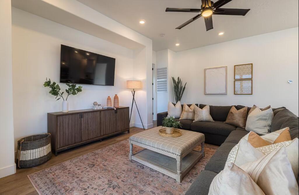 EIGHTH AT CORAL CANYON - Residential