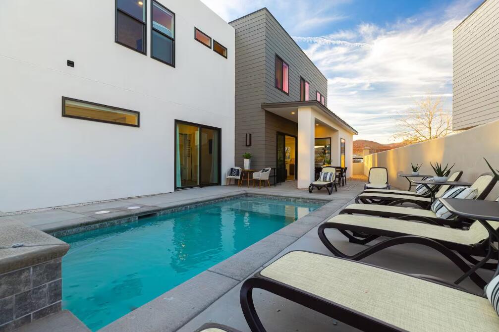 EIGHTH AT CORAL CANYON - Residential