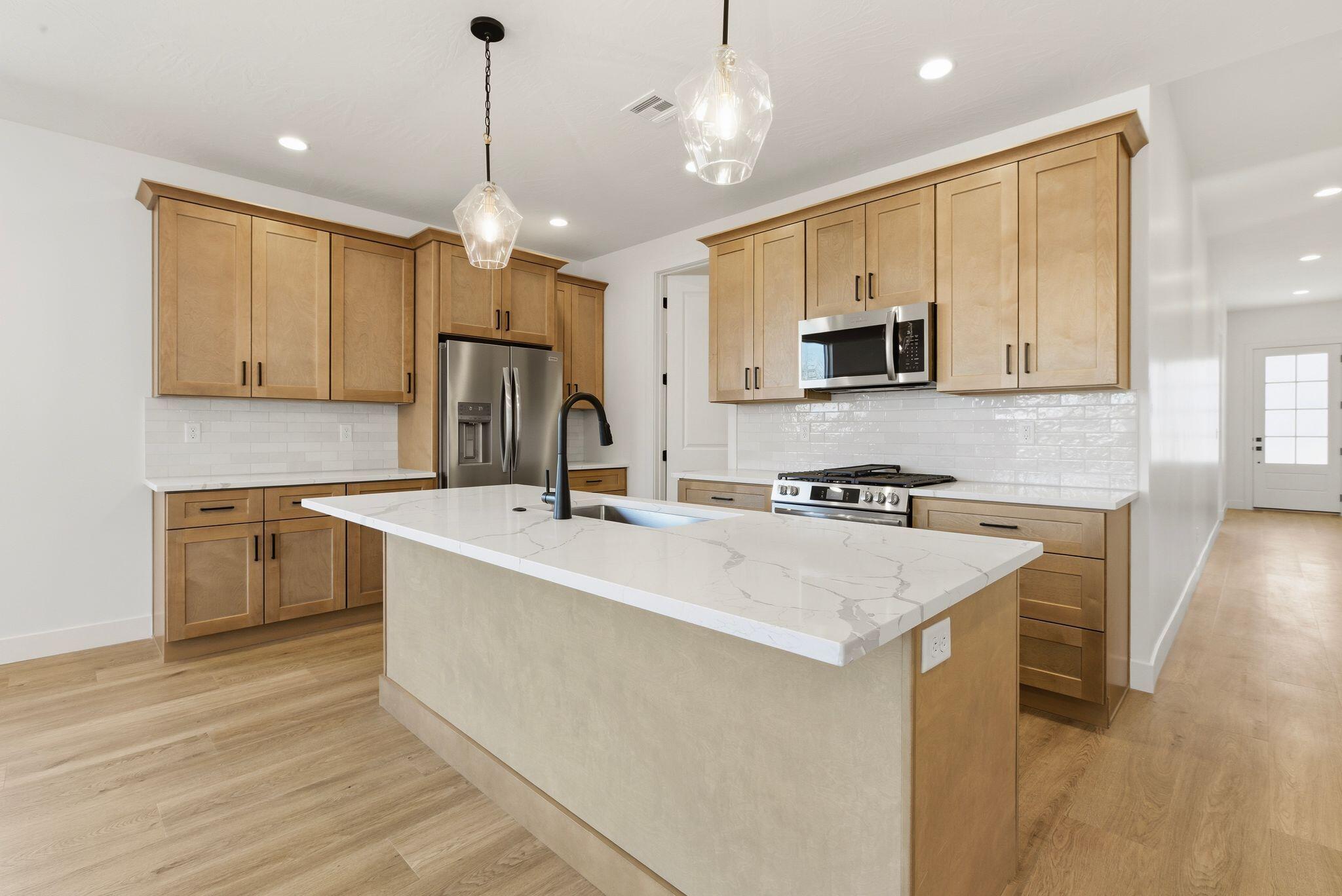 HURRICANE VIEWS - Residential