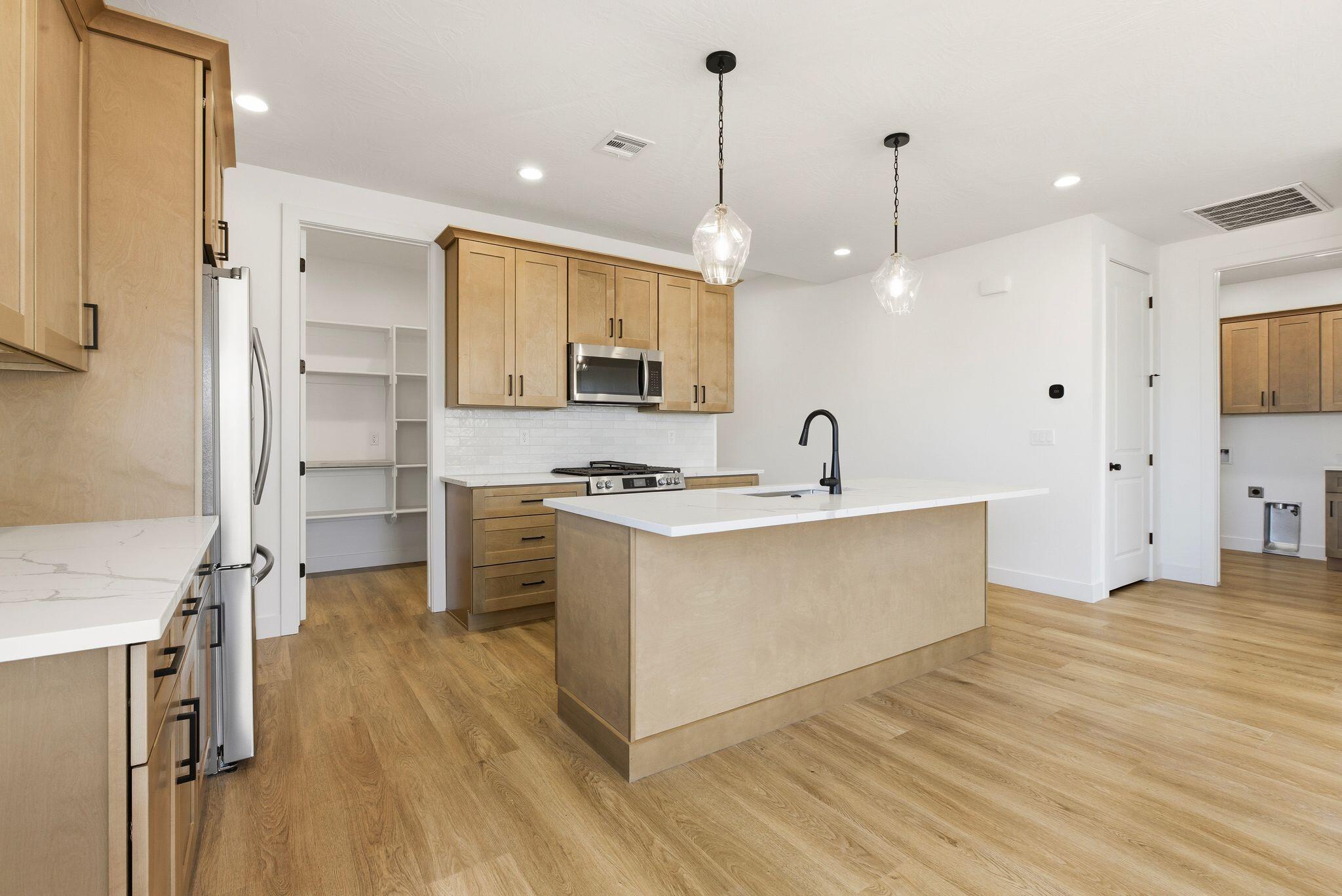 HURRICANE VIEWS - Residential