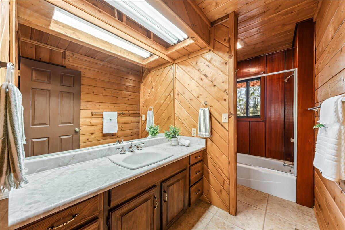 CIRCLE CLIFF - Residential