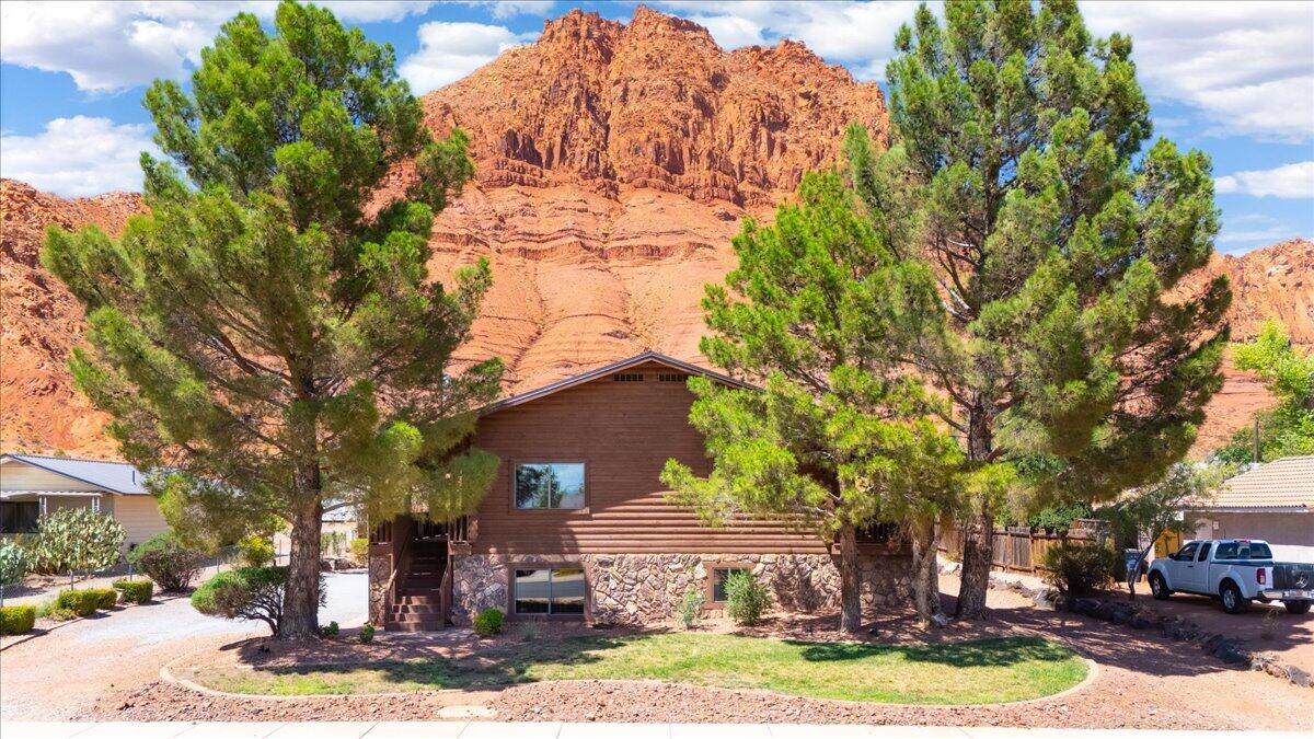 CIRCLE CLIFF - Residential