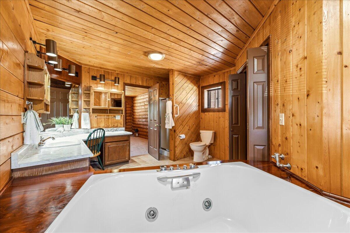 CIRCLE CLIFF - Residential