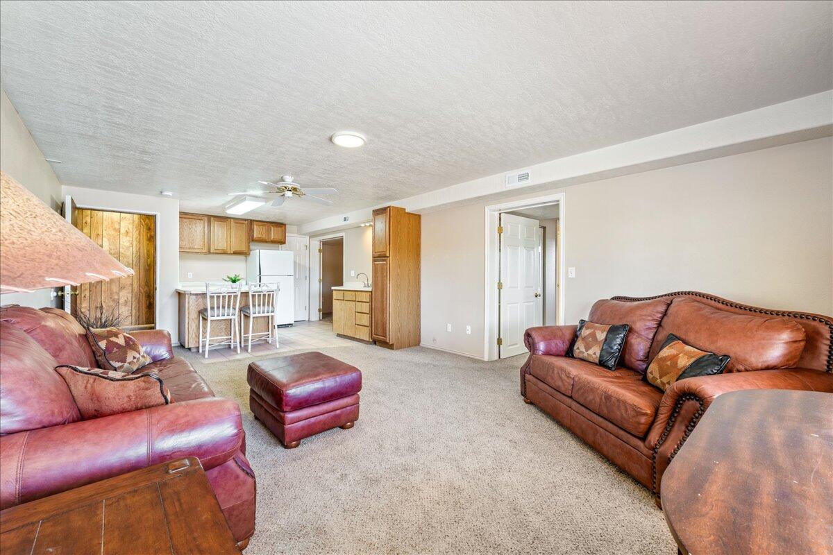 CIRCLE CLIFF - Residential