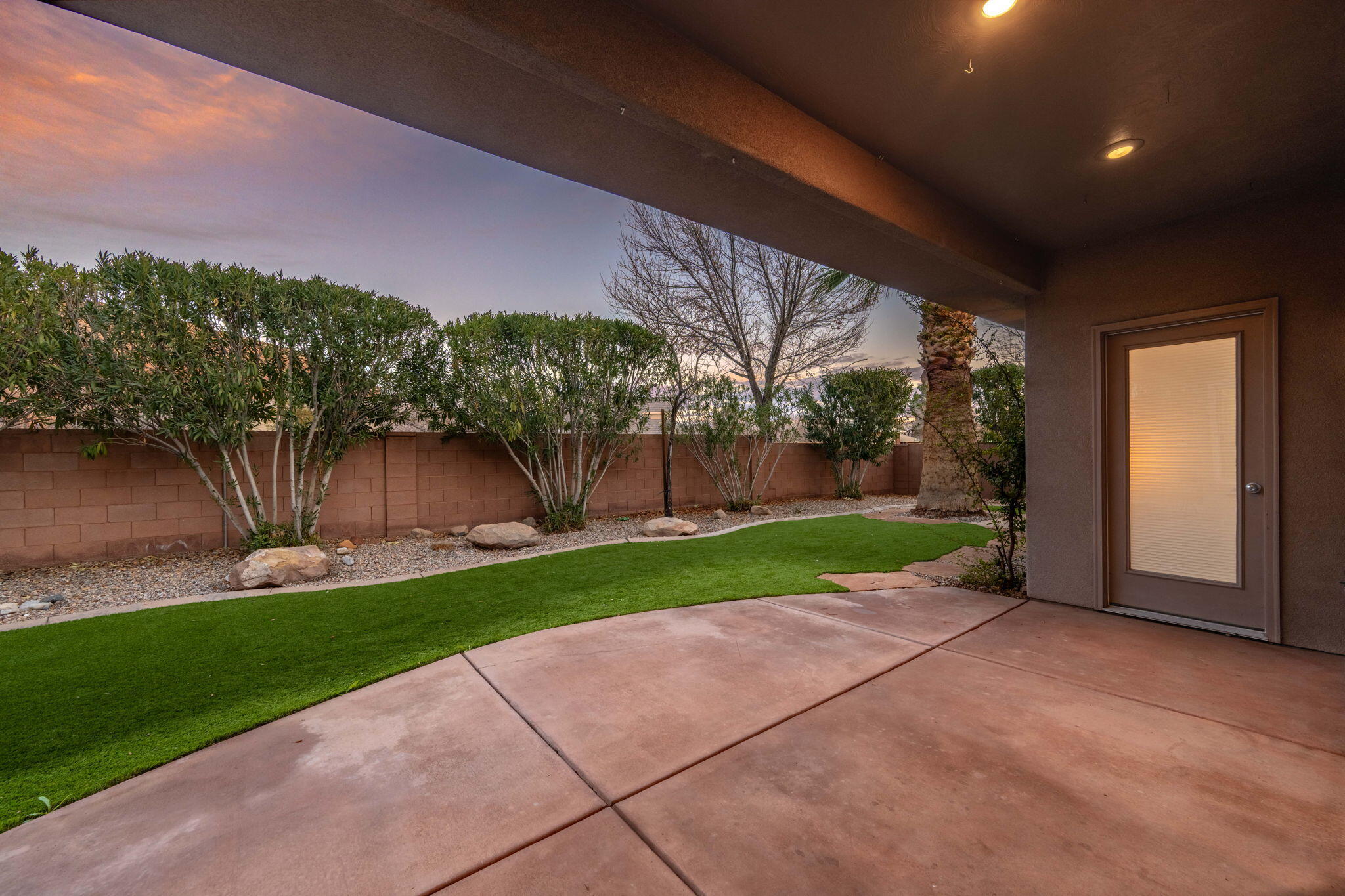 RIVER CREST TOWNHOMES - Residential