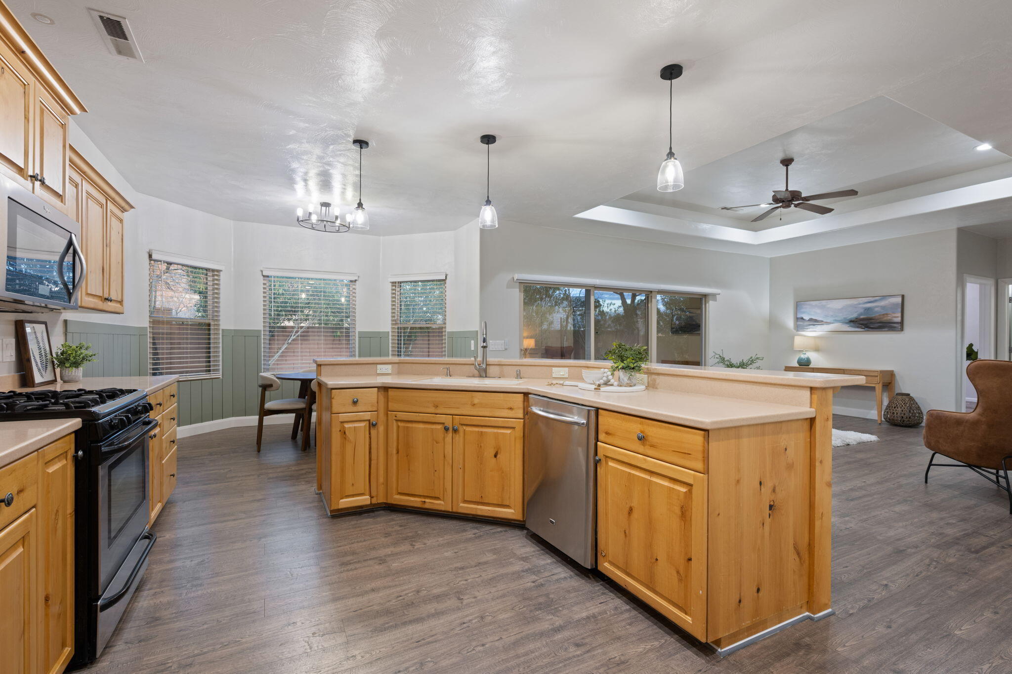 RIVER CREST TOWNHOMES - Residential