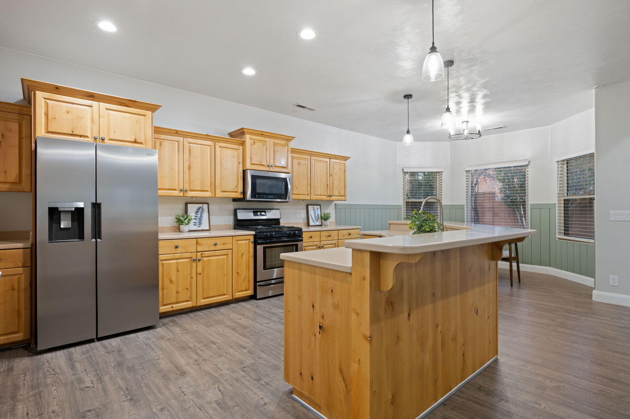 RIVER CREST TOWNHOMES - Residential