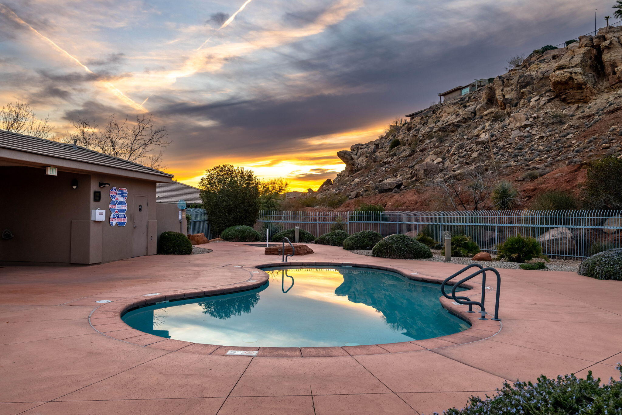 RIVER CREST TOWNHOMES - Residential