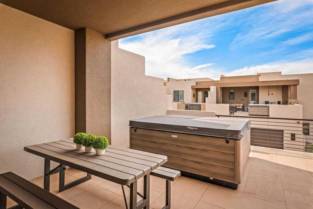 TOWN CENTER AT CORAL CANYON - Residential