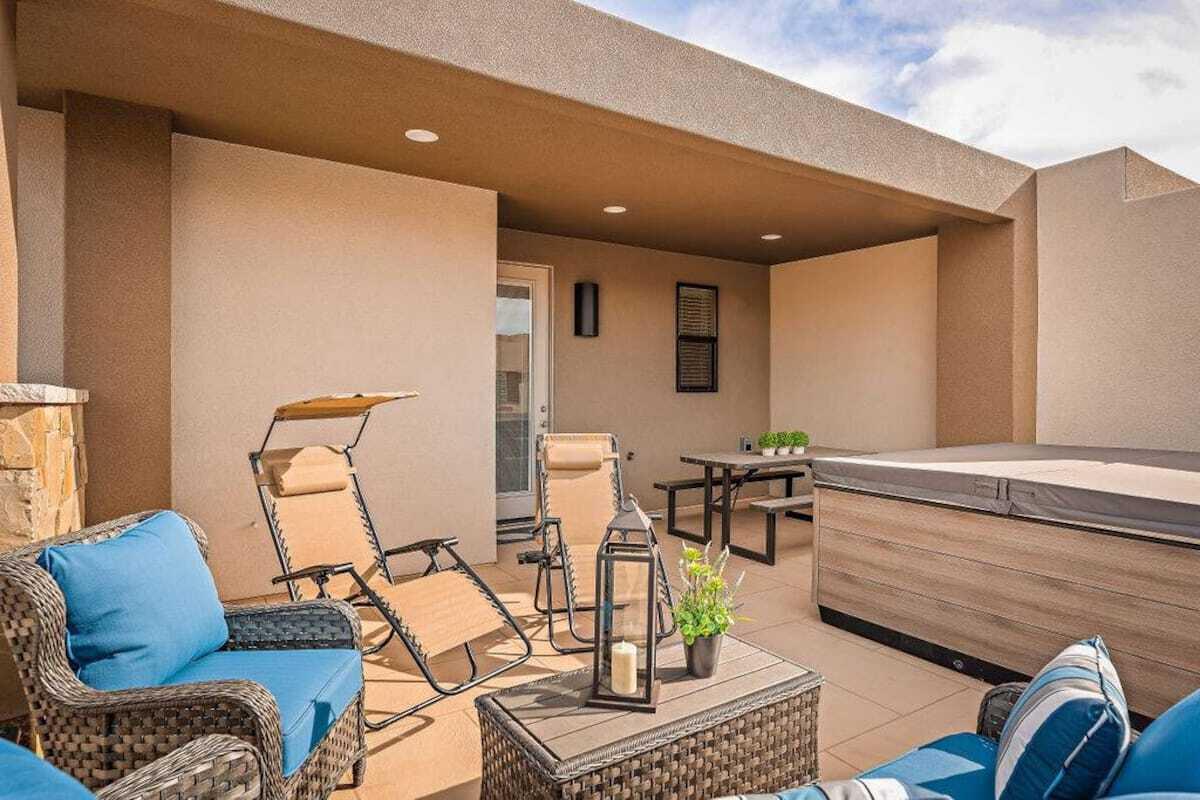 TOWN CENTER AT CORAL CANYON - Residential