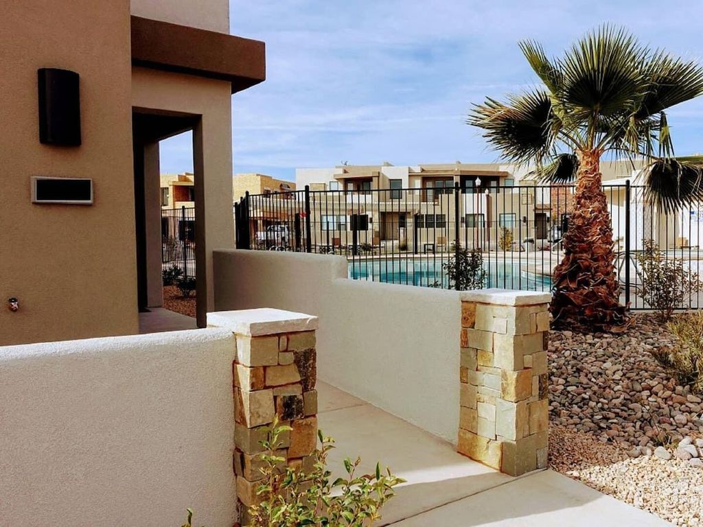 Photo of 2335 N Canyon Greens DR, Washington, UT 84780 (MLS # 26-270919)