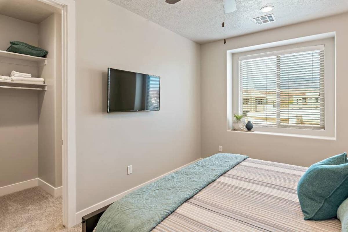 TOWN CENTER AT CORAL CANYON - Residential