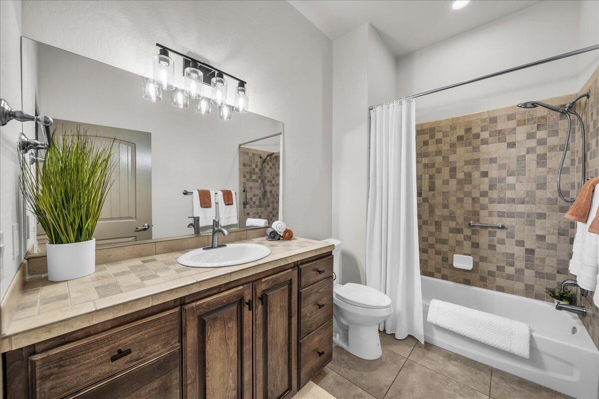 BELLA TERRAZZA AT SUNBROOK - Residential