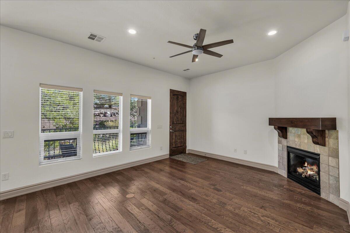 BELLA TERRAZZA AT SUNBROOK - Residential