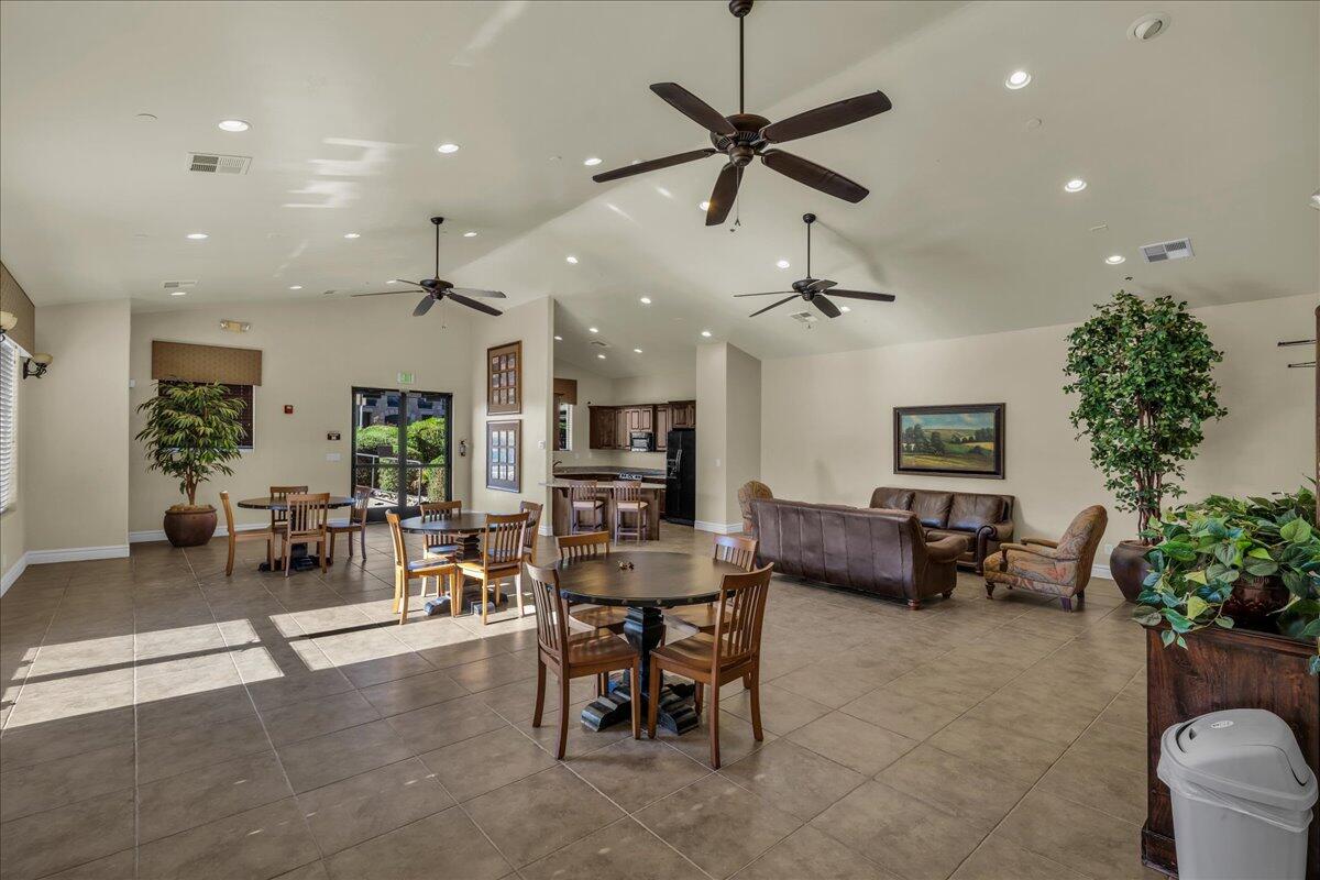 BELLA TERRAZZA AT SUNBROOK - Residential