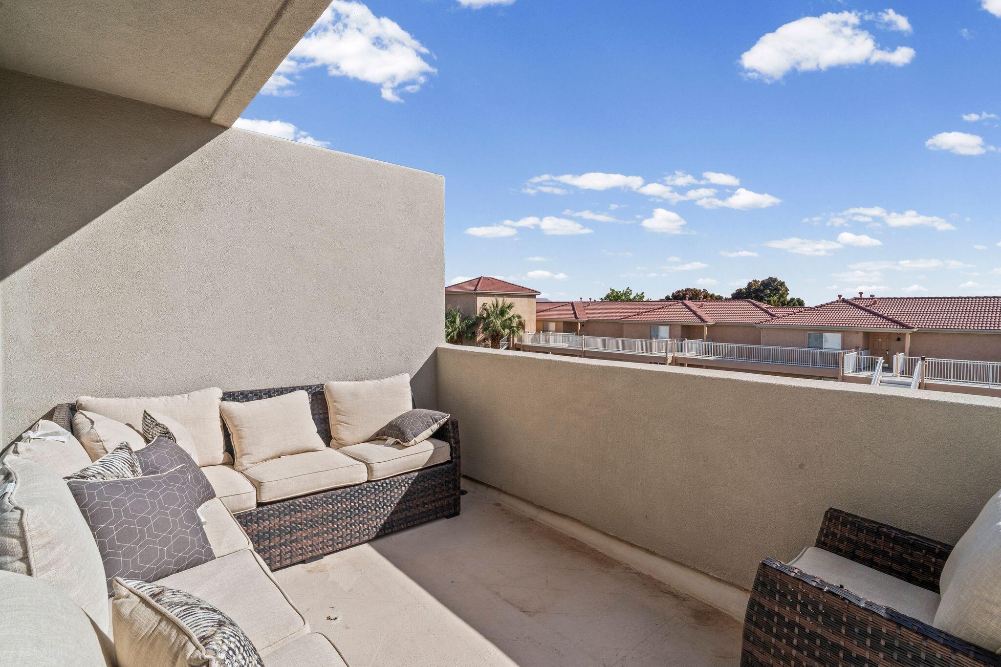 VUE AT GREEN VALLEY - Residential