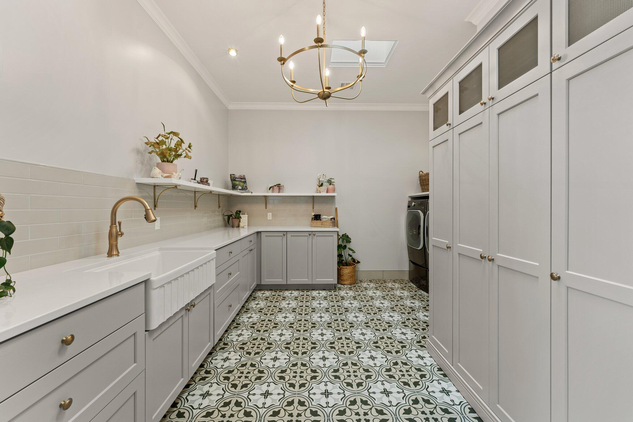 SADDLE BACK RIDGE - Residential