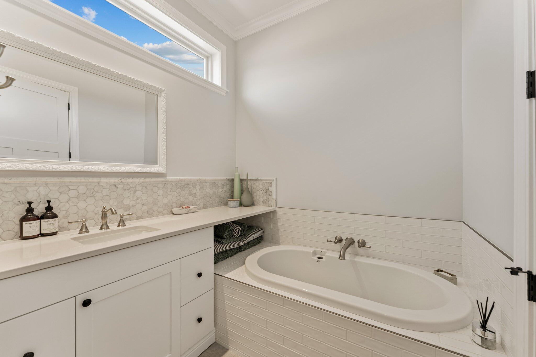 SADDLE BACK RIDGE - Residential