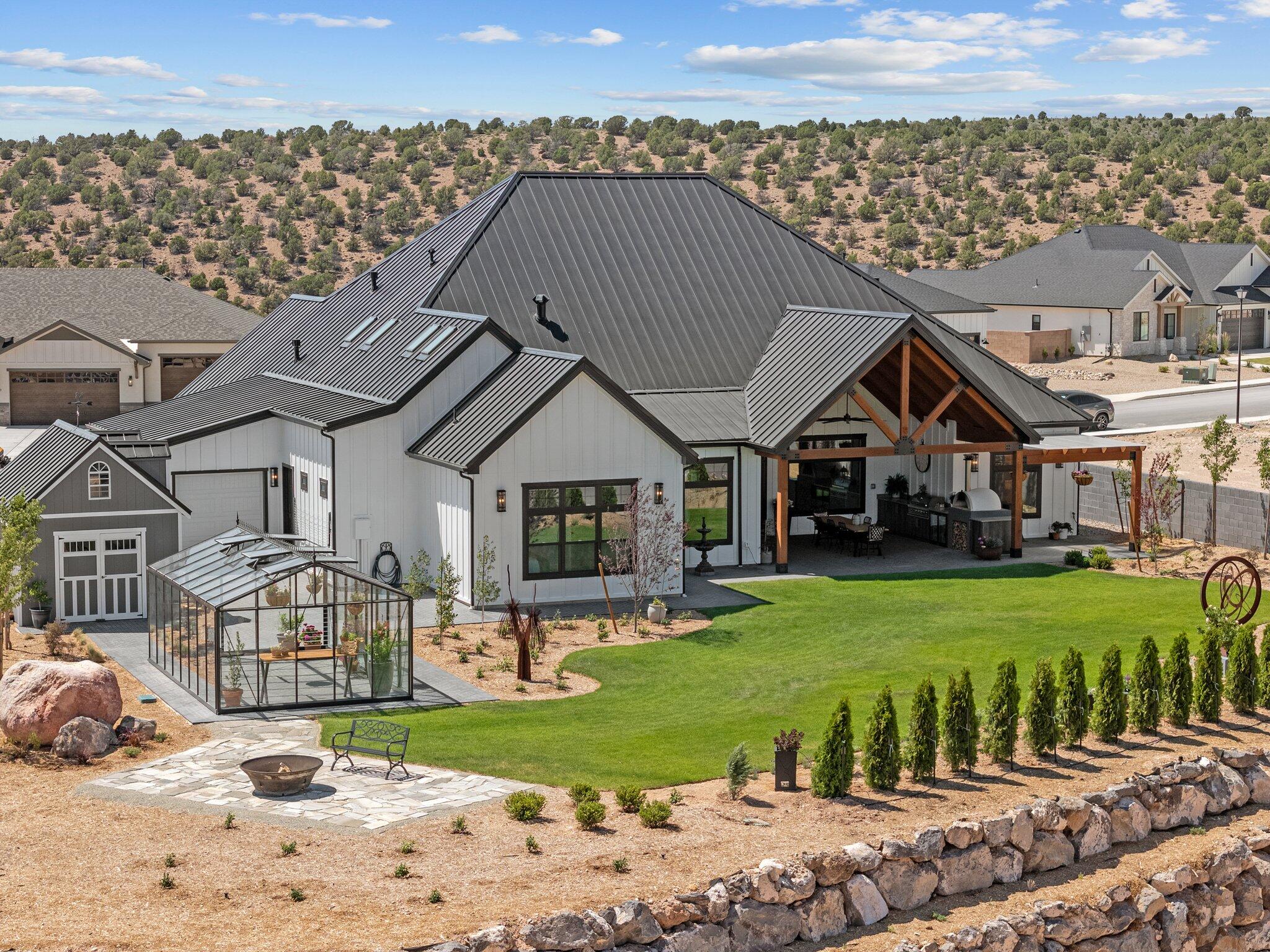 SADDLE BACK RIDGE - Residential