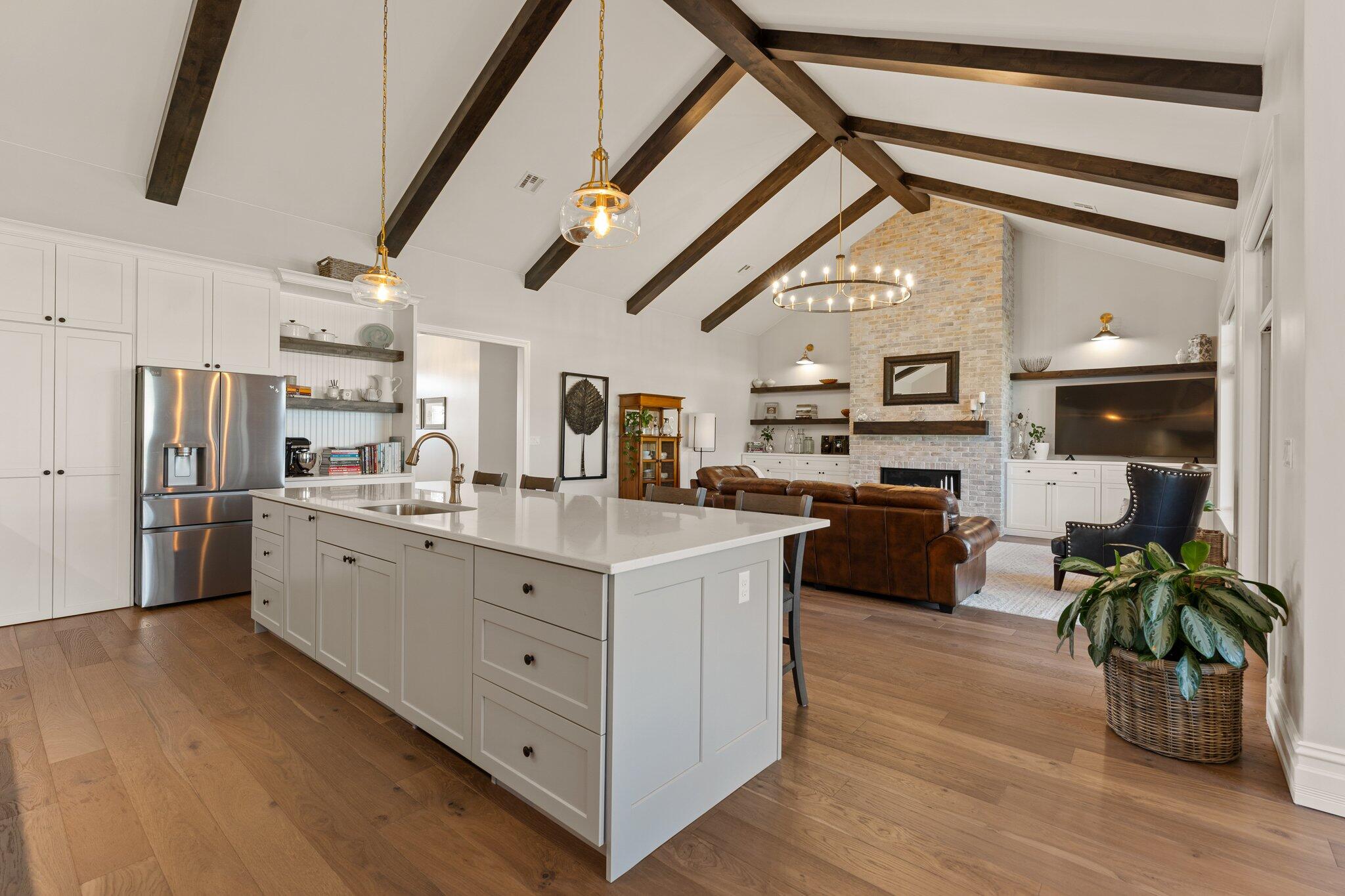 SADDLE BACK RIDGE - Residential