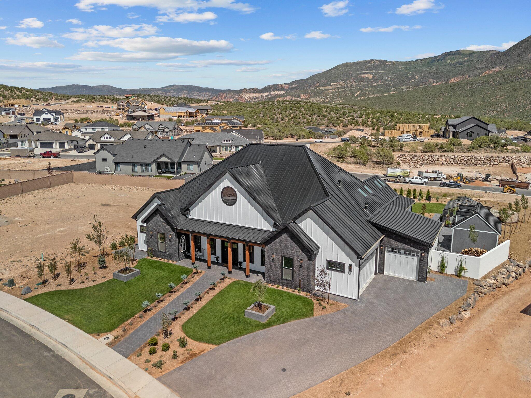 SADDLE BACK RIDGE - Residential