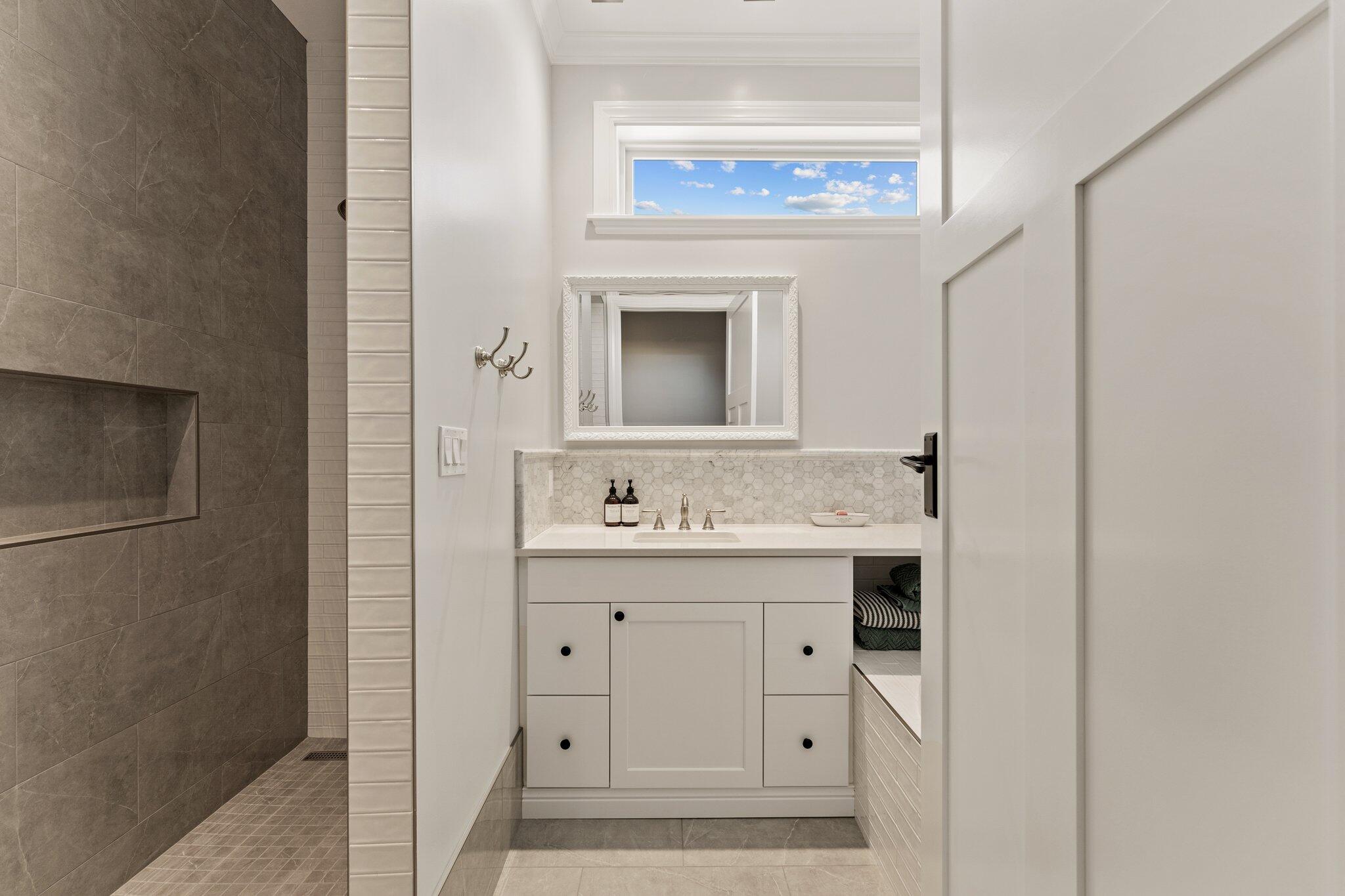 SADDLE BACK RIDGE - Residential