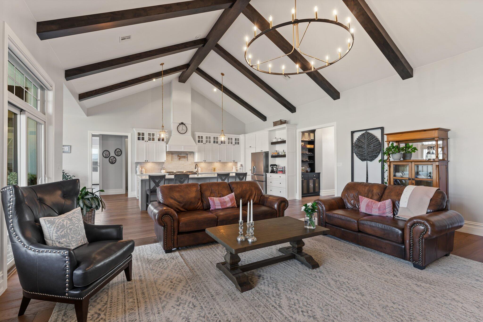 SADDLE BACK RIDGE - Residential