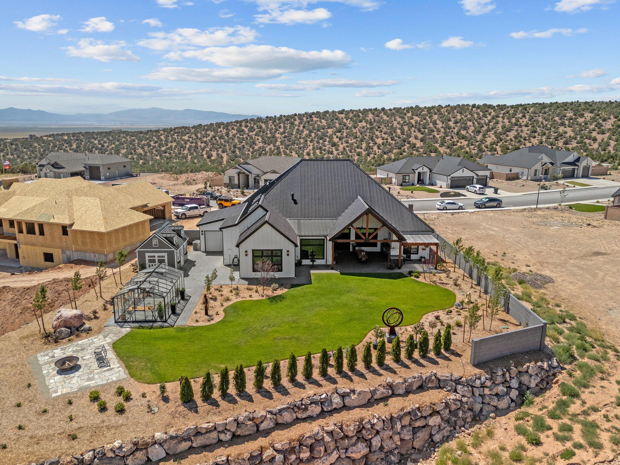 SADDLE BACK RIDGE - Residential