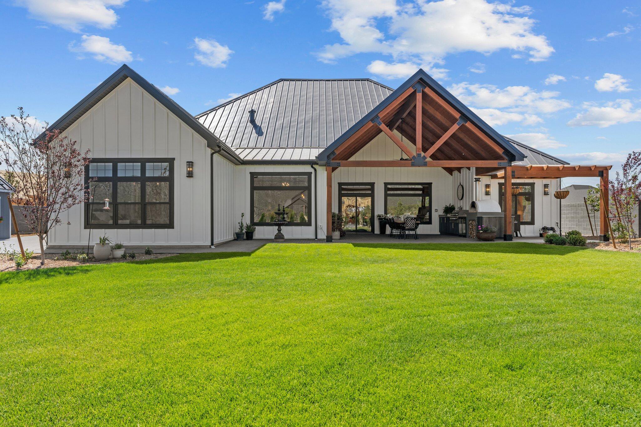 SADDLE BACK RIDGE - Residential