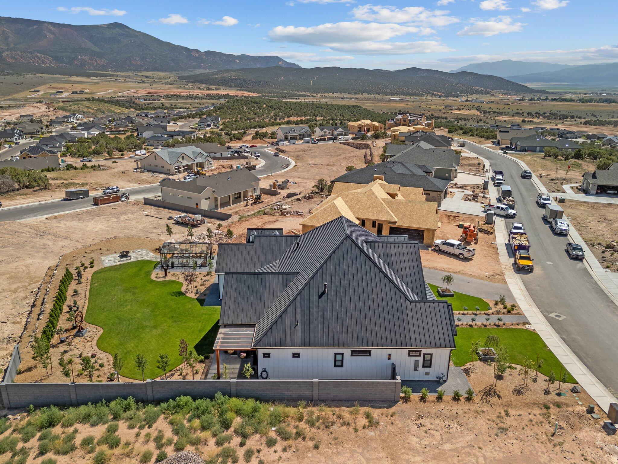 SADDLE BACK RIDGE - Residential