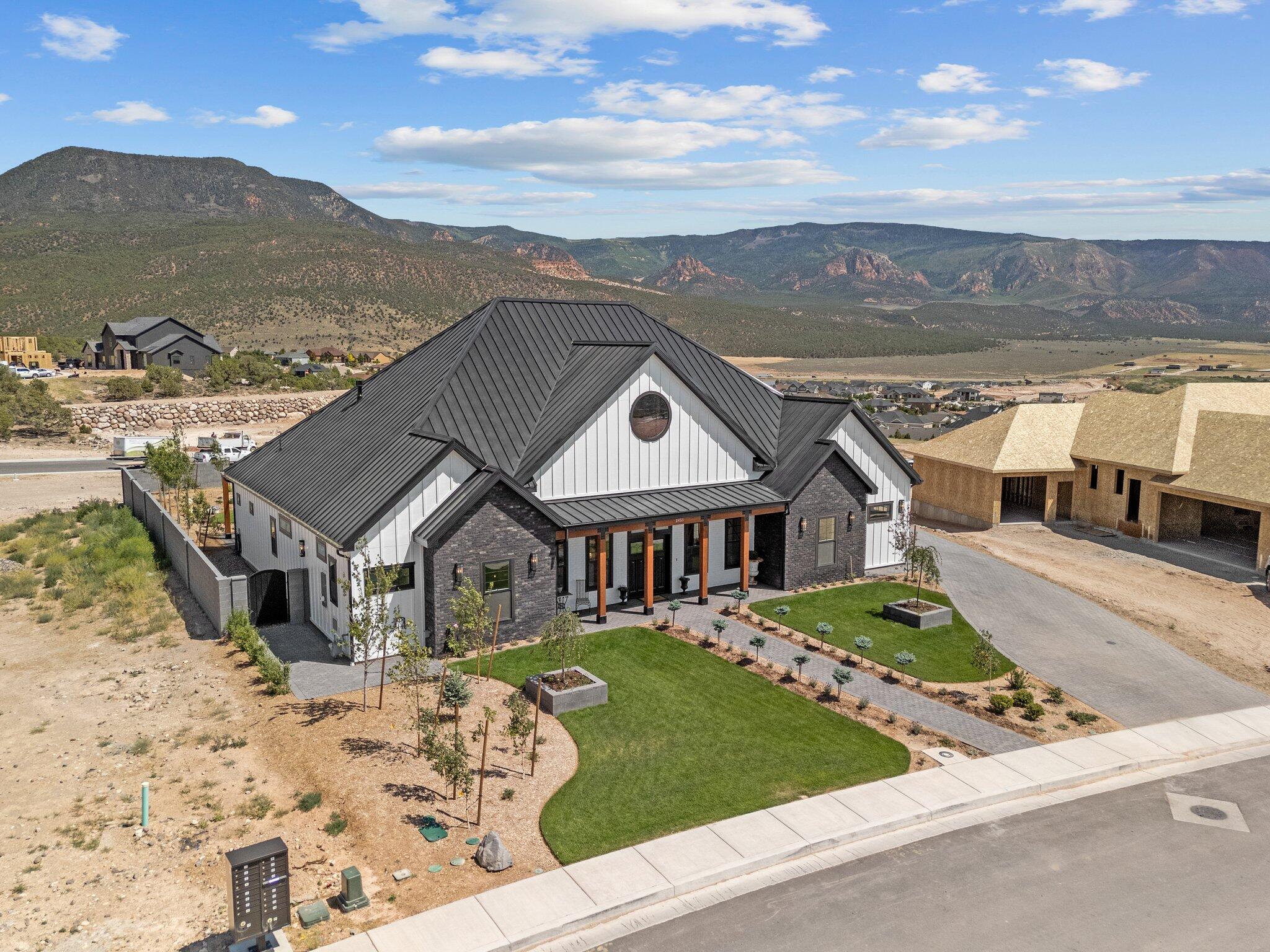 SADDLE BACK RIDGE - Residential