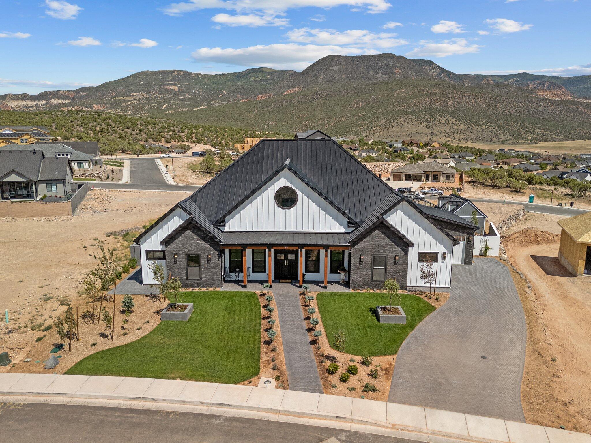 SADDLE BACK RIDGE - Residential