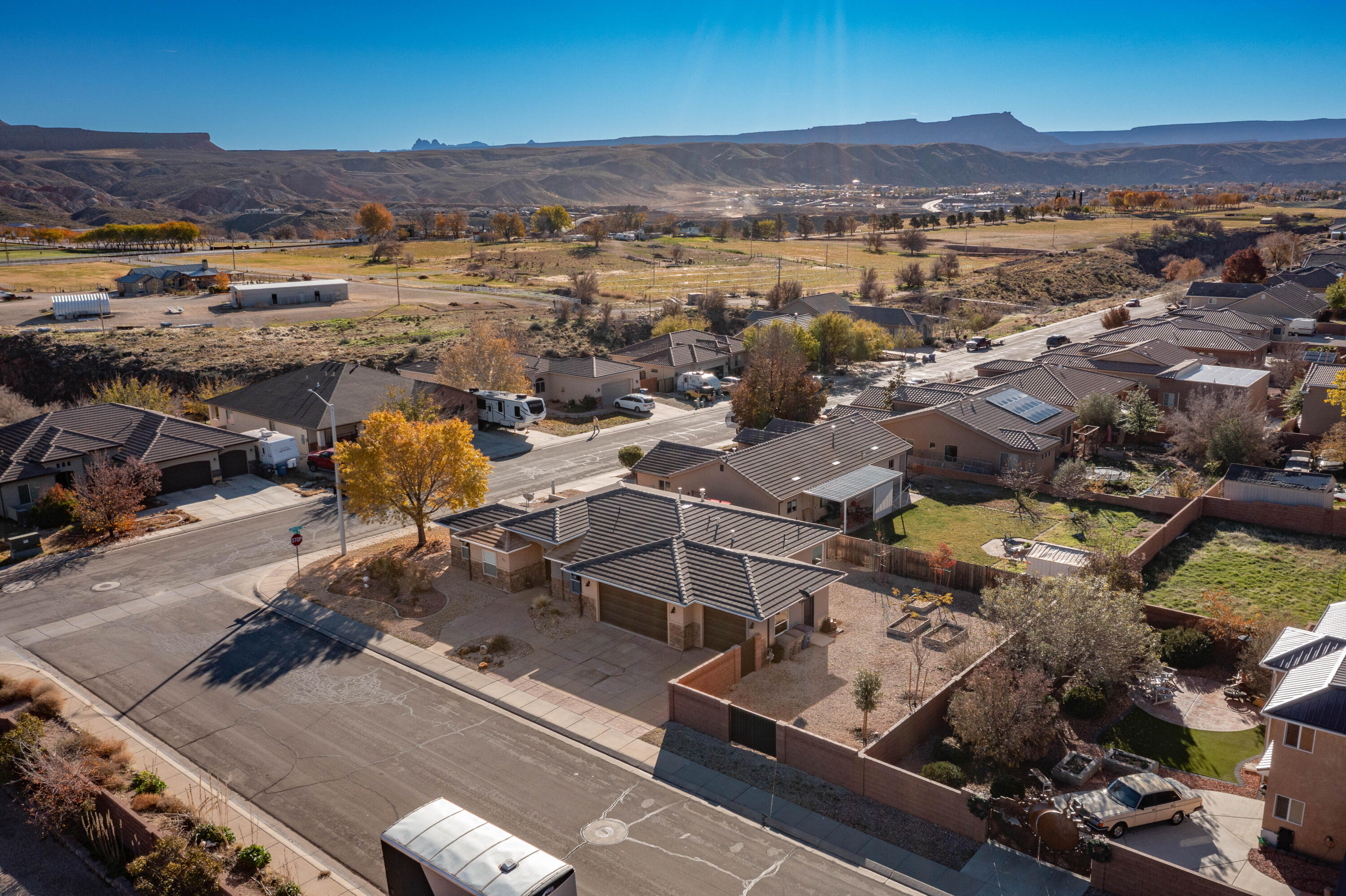 ALMOND HEIGHTS PARK - Residential