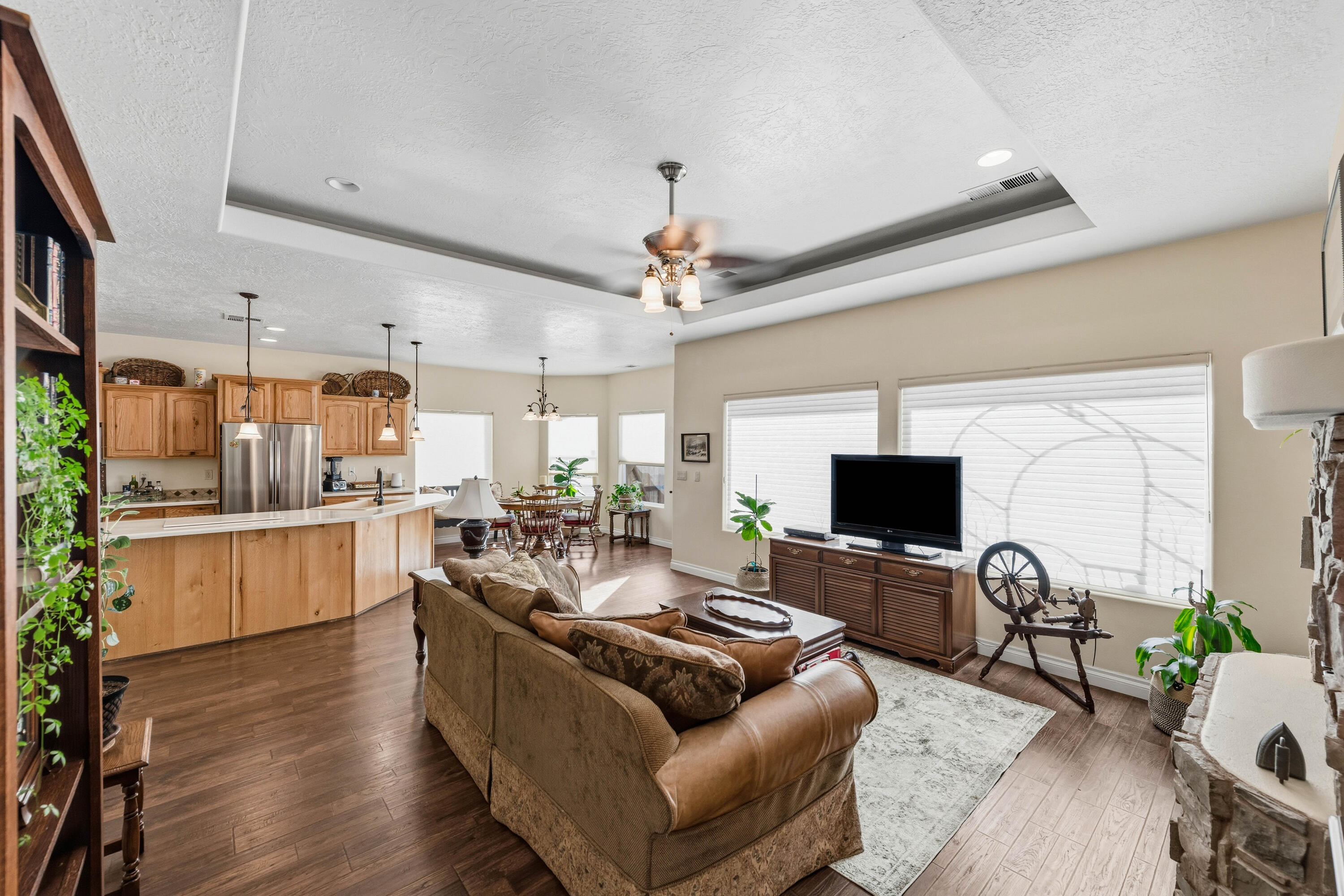 ALMOND HEIGHTS PARK - Residential