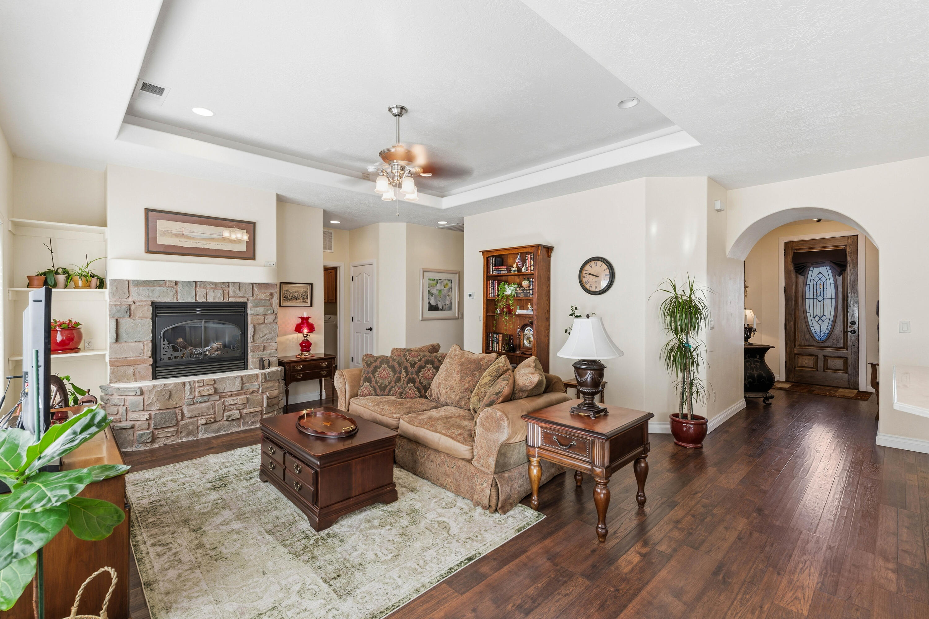 ALMOND HEIGHTS PARK - Residential