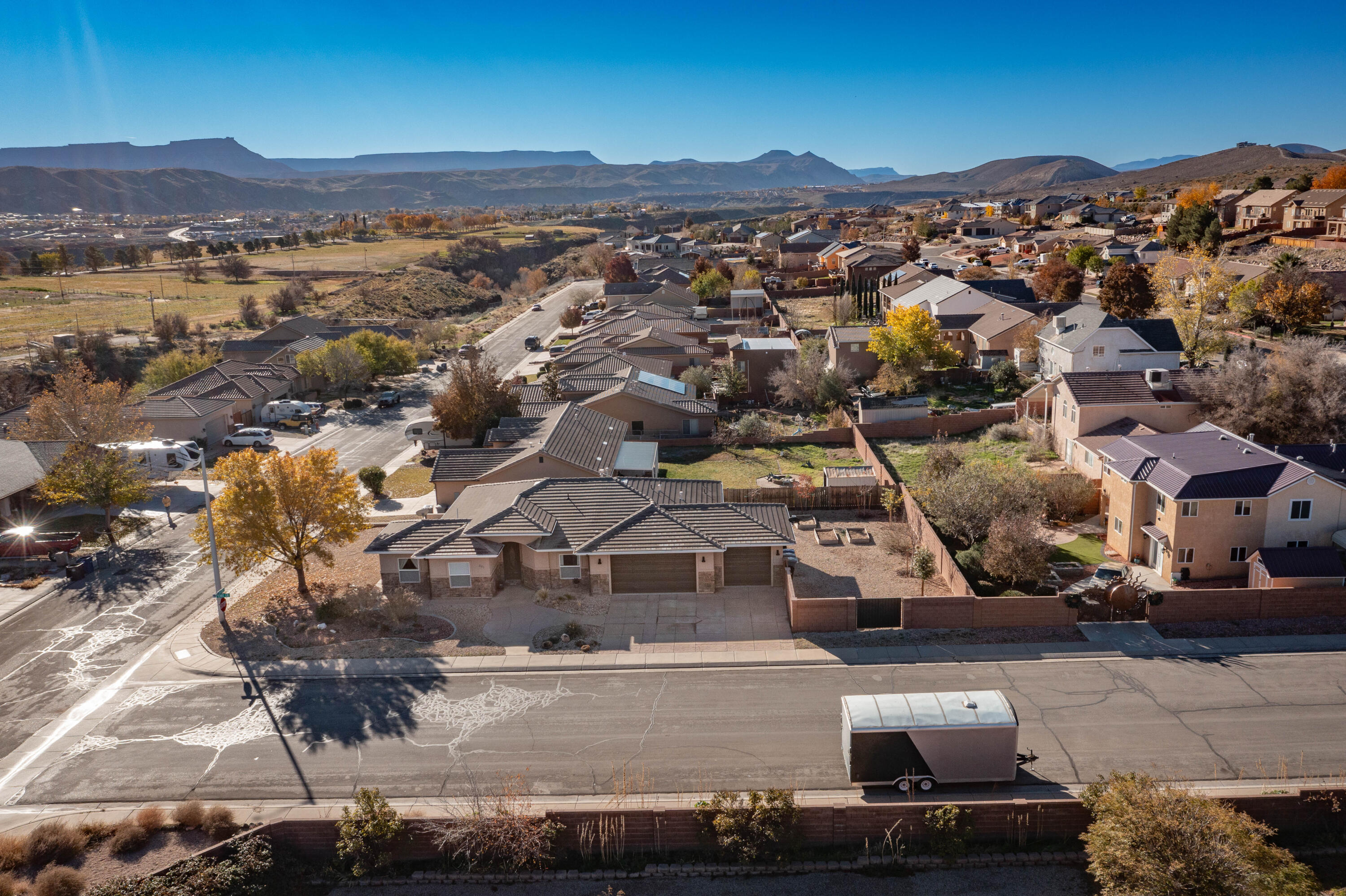 ALMOND HEIGHTS PARK - Residential