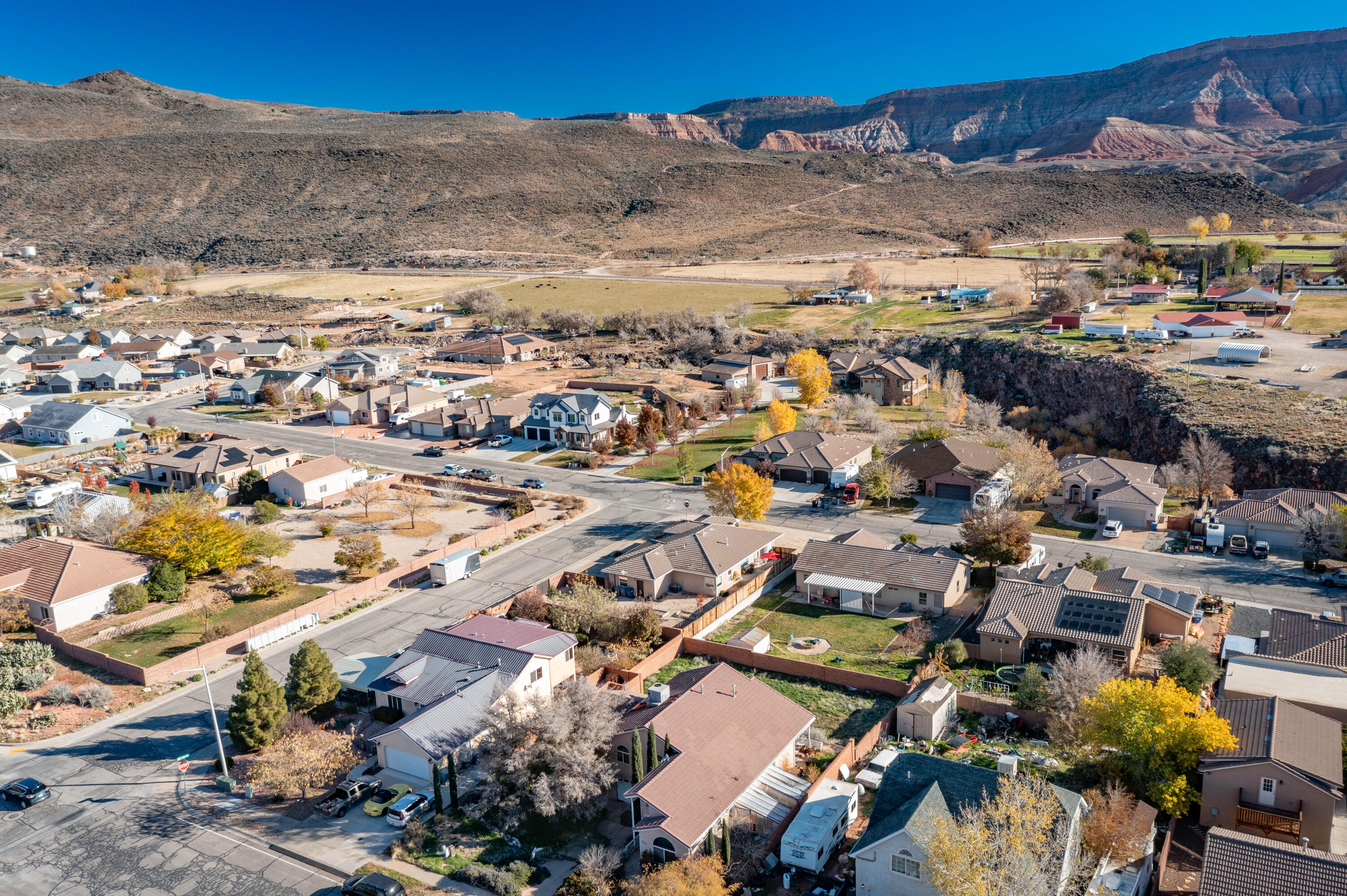 ALMOND HEIGHTS PARK - Residential