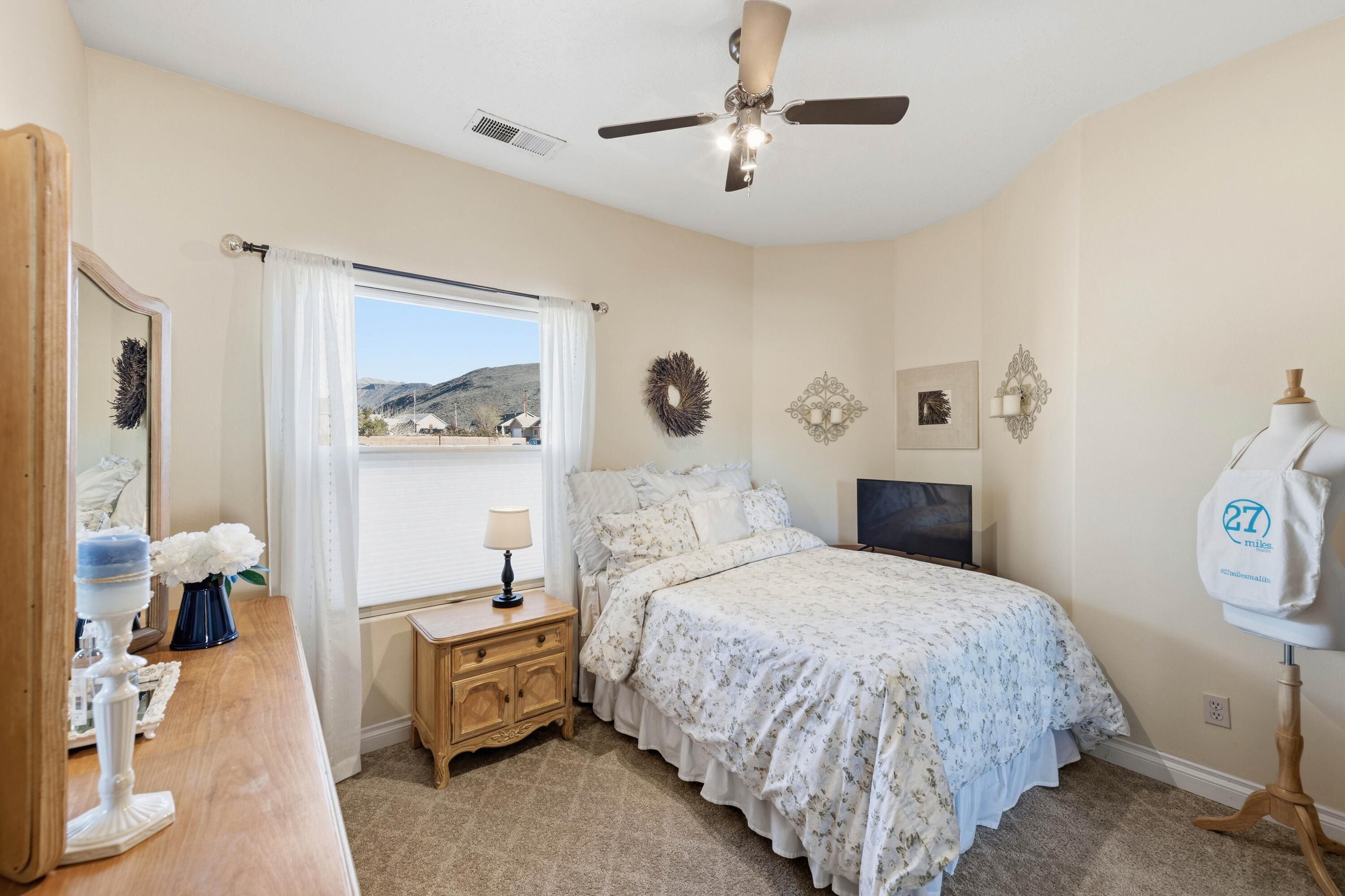 ALMOND HEIGHTS PARK - Residential