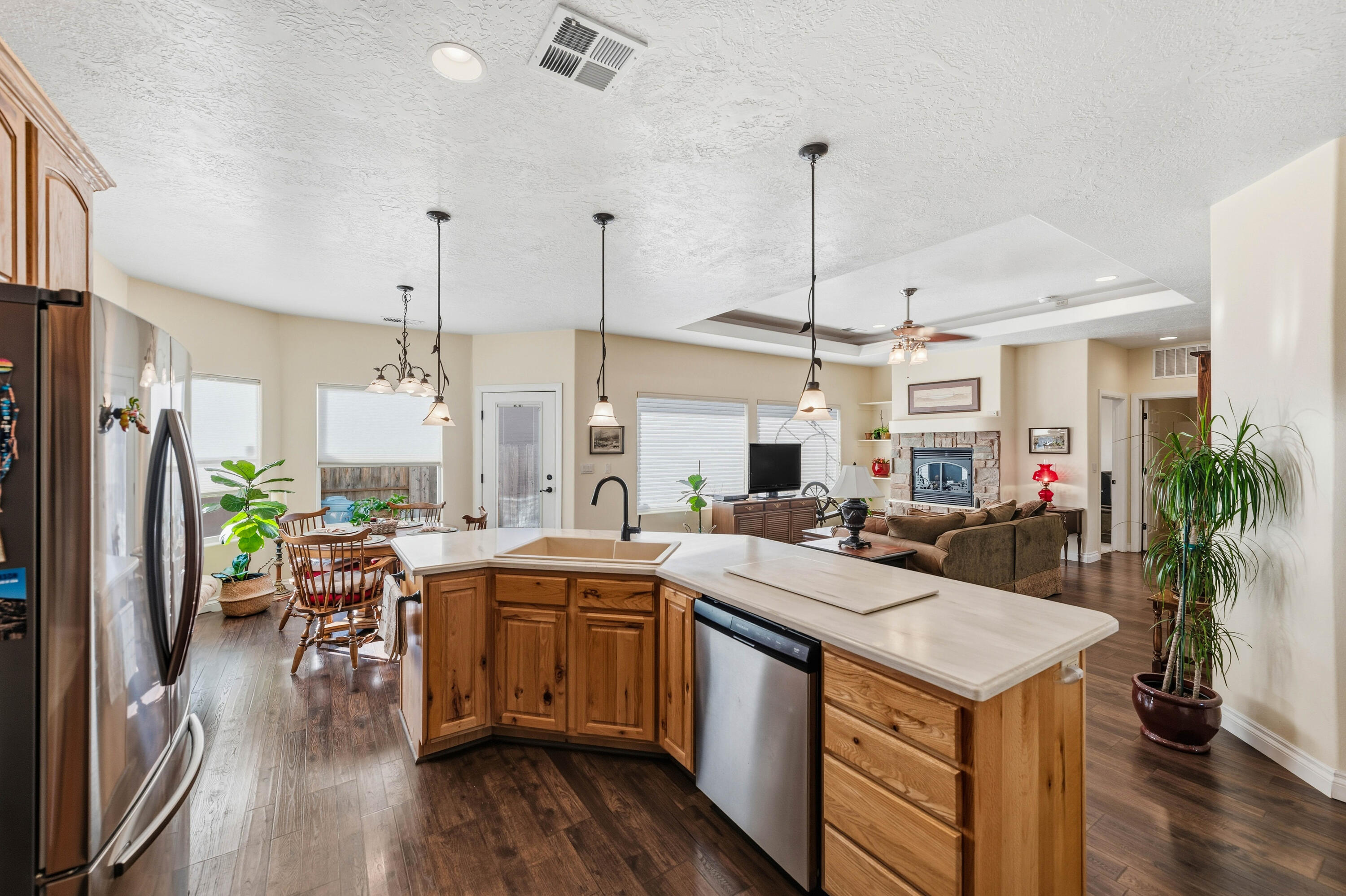 ALMOND HEIGHTS PARK - Residential