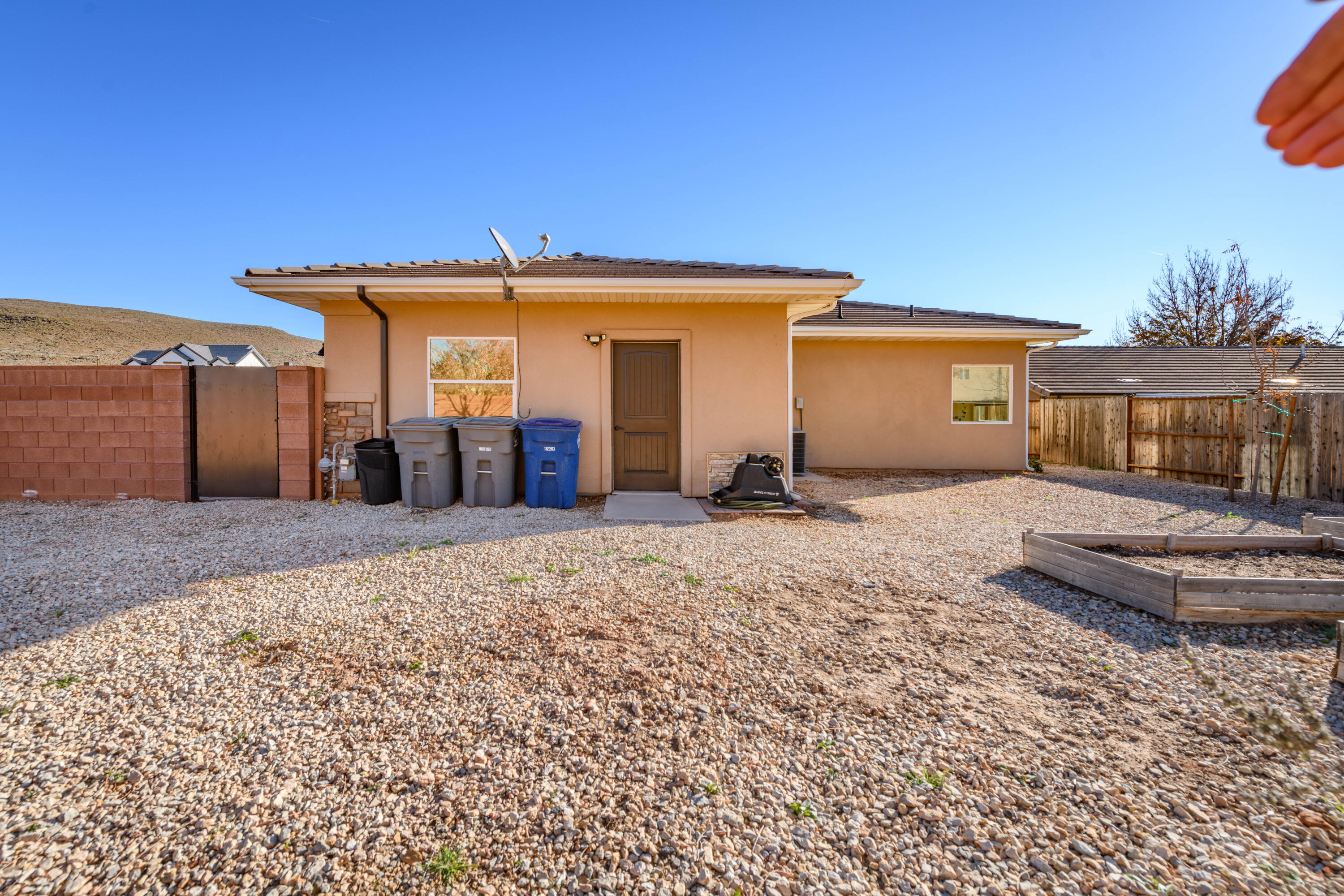 ALMOND HEIGHTS PARK - Residential