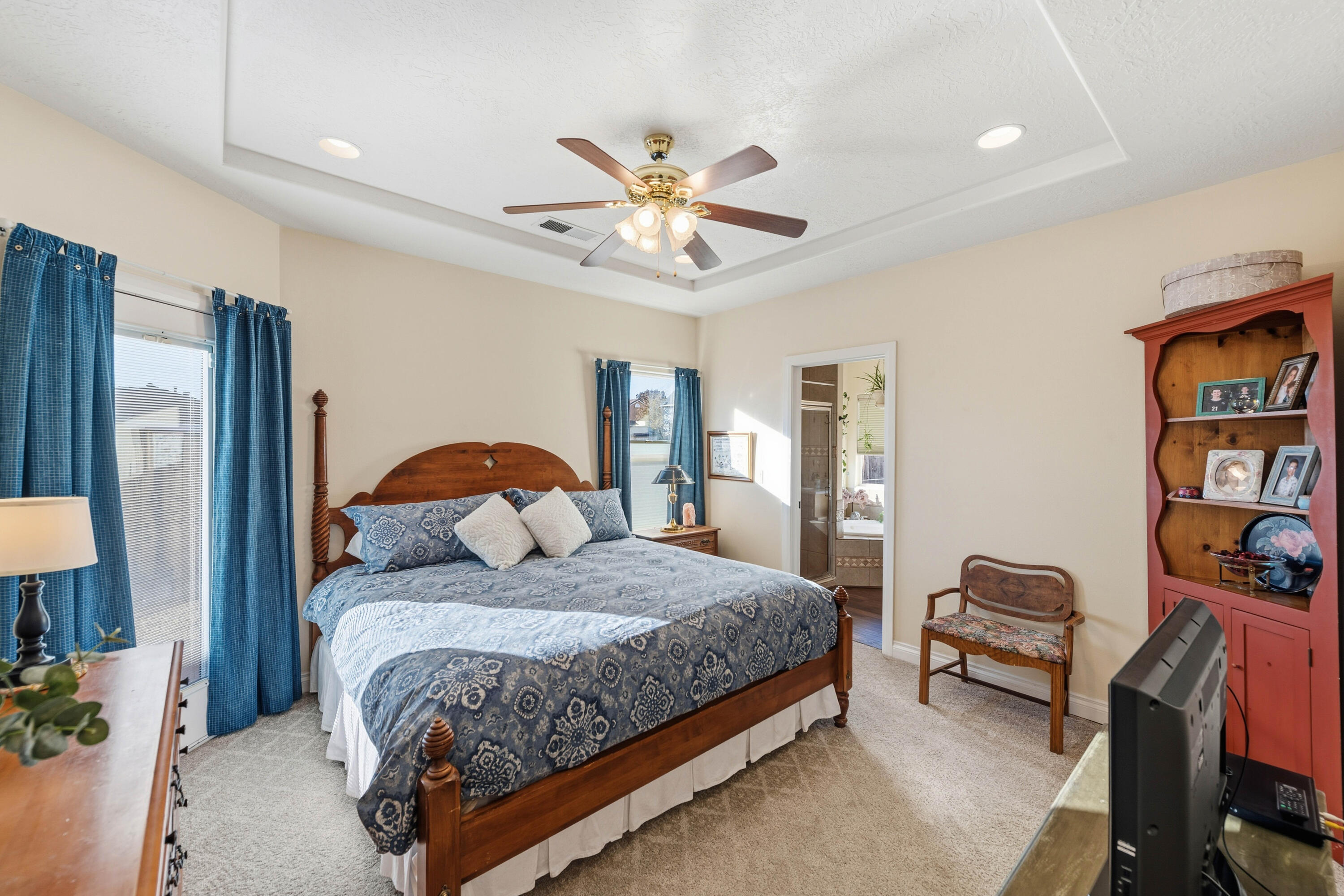 ALMOND HEIGHTS PARK - Residential