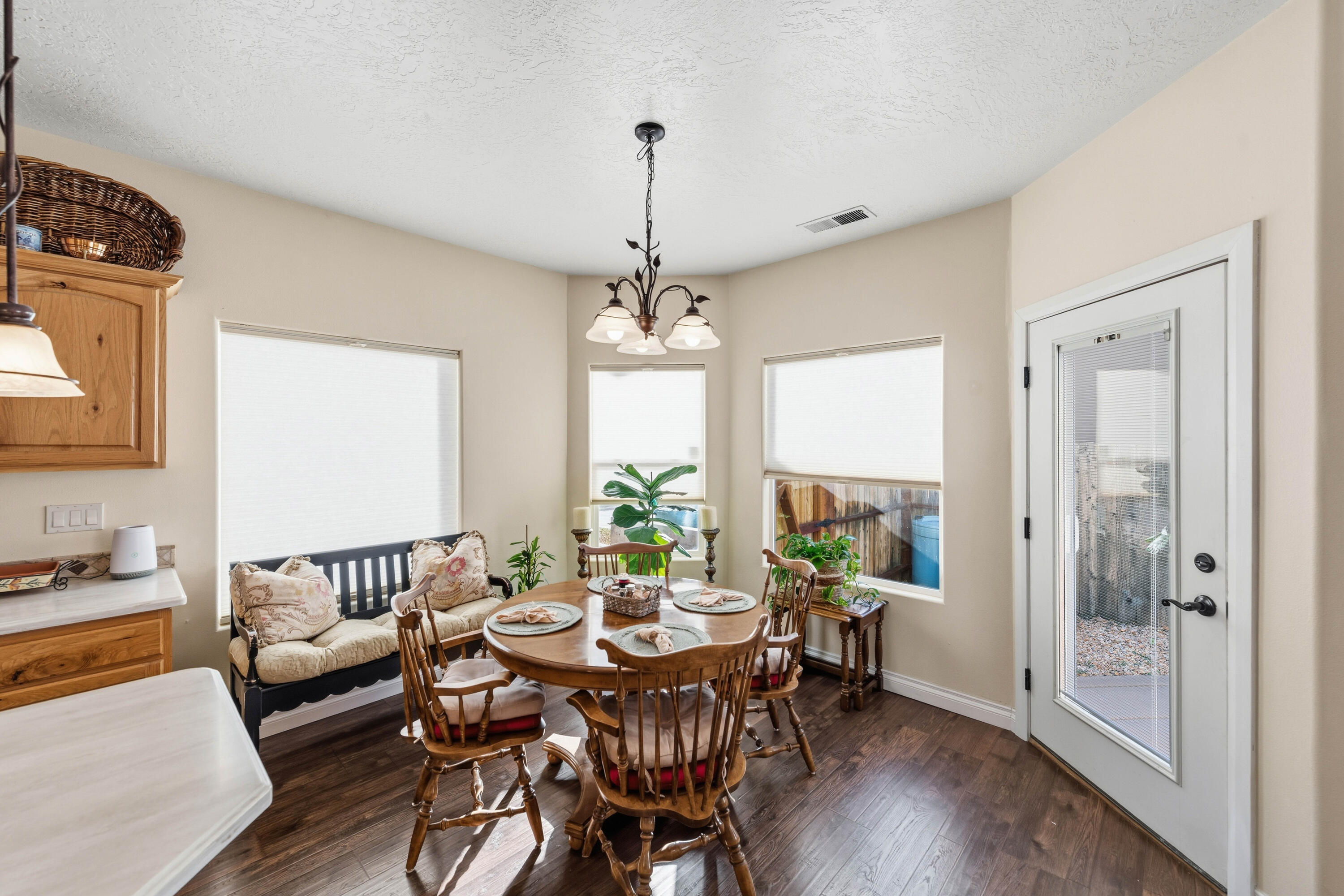 ALMOND HEIGHTS PARK - Residential