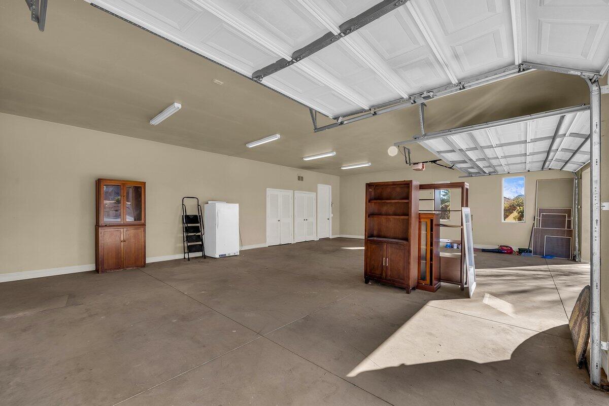 KNOLLS AT LITTLE VALLEY - Residential