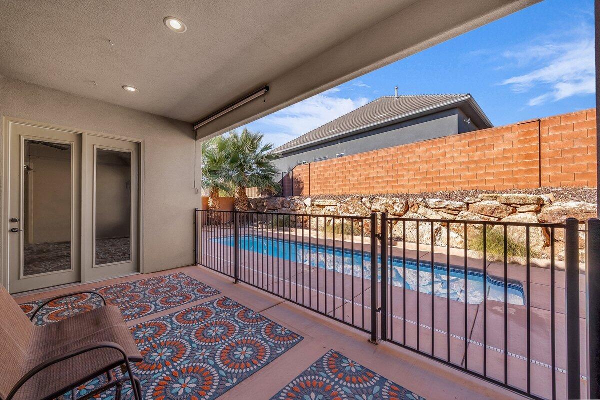 KNOLLS AT LITTLE VALLEY - Residential